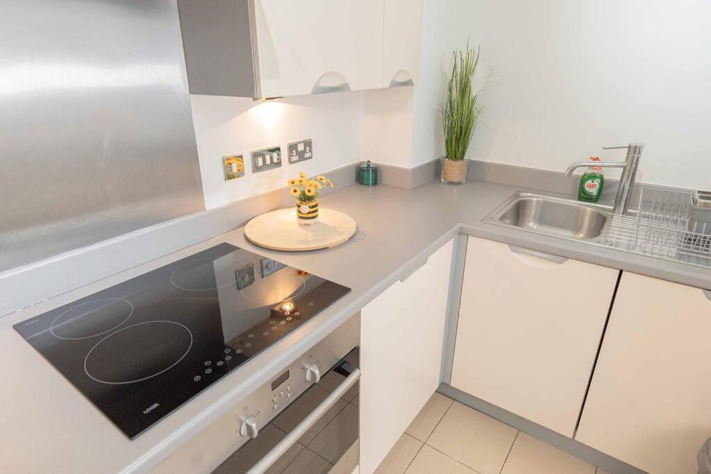 Beautiful 2 Bed In Central Birmingham: A Hidden Gem! מראה חיצוני תמונה