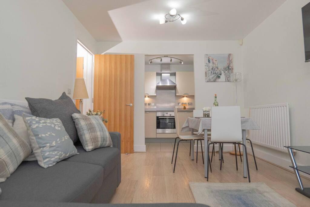 Beautiful 2 Bed In Central Birmingham: A Hidden Gem! מראה חיצוני תמונה
